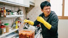 김치통 냄새 제거엔 활성탄이 효과적