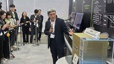 삼성전자, 8세대 HBM5 실물 모형 첫 공개…차세대 시장 선점 선언