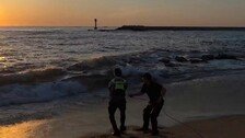 강릉 영진해변서 사진 찍다가…파도 휩쓸린 여성 숨져