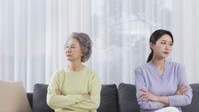 시어머니 핸드폰에 연결된 ‘홈캠’…6개월 몰래 봤다