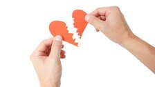 “연애 때 찍어준 사진이 프로필?”…데이팅 앱에서 남편 발견한 아내