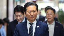 정청래 ‘李환송 불참’…친명 “안 간게 아니라 못 간 것”