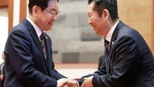 鄭 “정권은 짧다”에…靑 내부 “대통령 탄핵 협박 아니냐” 분노