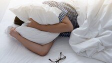 “수면 시간 8시간 넘으면 오히려 노화 빨라질 수 있어” 美연구…최적 시간은?