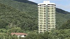 충주 폐업 리조트에 공포체험 간 대학생들, 시신 발견 ‘깜짝’