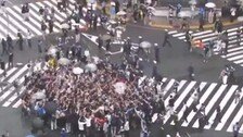 “초록불엔 환호, 빨간불엔 철수”…시부야 日축팬들 영상 화제 [영상]