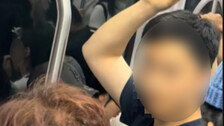 [단독]“4호선 여성 폭행범, 내 가족 같다” 경찰에 20대男 신고