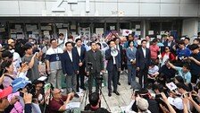 ‘집회가요, 지도부, 인쇄물’ 없는 이런 시위는 처음 본다[청계천 옆 사진관]