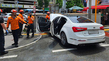78세 몰던 車 인도 돌진…40대 엄마 등 2명 사망·3명 중경상