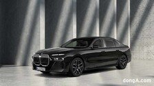 BMW, ‘7시리즈 블랙트림’ 도입… 대형세단다운 중후한 매력발산