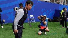 같은 월드컵 탈락인데… 박수받은 日, 야유 속 귀국한 韓