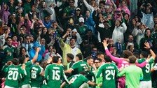 “16강이다!” 100만명 몰려나온 멕시코시티…3명 압사
