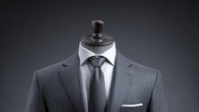 “주식이 올라…” 부쩍 늘어난 명품 수트 男