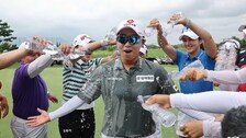 김효주, 시차 이겨내고 롯데 오픈 역전 우승… 올 한국 무대 ‘2전 2승’