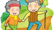 80대에도 걸음 빠른 사람, 인지 저하 위험 또래의 ‘절반’ [노화설계]