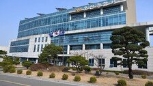 오산 아파트서 50대 부부-20대 아들 숨진채 발견…현장서 유서 발견