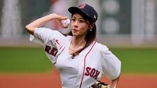 하지원, MLB ‘승리의 시구’…보스턴 80년만에 15연승