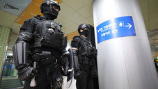 용인서 40대 흉기 들고 거리 배회…방검장갑 낀 경찰이 제압