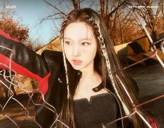 트와이스 나연·정연·모모, 철창 뚫은 시크美…개인 티저 공개