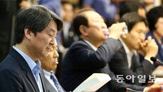 안철수 물러난 다음날… 박지원 “손학규 들어오라” 공개 러브콜