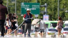 잠 설치고 나오니 찜통 출근… “독한 날씨에 나도 모르게 버럭”