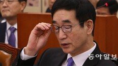 靑 “사전협의 전혀 없이… 교육부, 제 살길만 찾나” 격앙