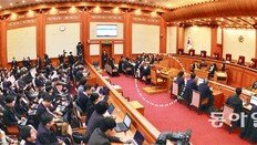 주인공 없는 변론… 朴대통령, 신문받는 부담 피해 장외여론전