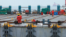 야속한 파도… 세월호 시험인양 연기