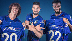 현대차 로고 유니폼 입고 뛰는 첼시 선수들