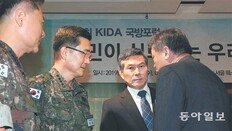 정경두 “北, 우릴 위협하면 당연히 敵”… 靑, NSC열어 “강한 우려”