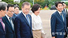 文대통령 “기회 접근 못한 청년층 상처”… 야권 “조국 의혹 물타기”