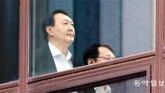 윤석열 “정치 편향 검사는 부패”… 긴장감 속 말 아끼는 검찰