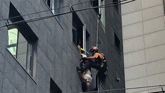 [단독]투신시도 중국인 구한 ‘필사의 버티기 40분’