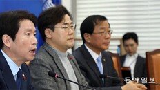 한국당, 4+1 공조 흔들기… 與 “일부 이탈에도 과반 확보 무난”