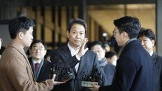 [전문]임종석 ‘靑 선거개입’ 첫 출석 입장문… “검찰 목적 가지고 기획”