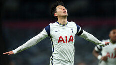 ‘코로나 블루’ 날린 ‘손샤인’… 9호골로 EPL 득점 단독 1위