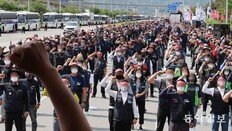 정부 “불법행위 엄단”… 몸싸움 화물연대 4명 현장서 체포