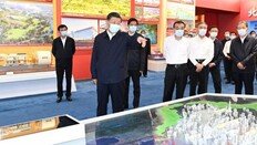 ‘시진핑 지위 수호’ 당헌 삽입할듯… 中민심은 “먹고사는 것부터”