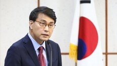 與 윤상현 “변협, 기득권 지키려 혁신 가로막아”