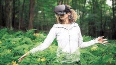 냄새도 구현하는 VR 헤드셋… ‘게걸음’ 평행주차 자동차