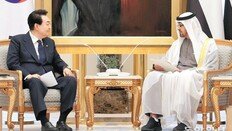 UAE, 전투기 4대 띄워 ‘공군 1호기’ 호위… 국빈 오찬엔 이재용 등 경제계 인사 참석