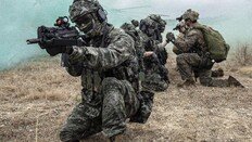 손 맞잡은 한미 해병 연합상륙훈련… 英‘코만도’ 첫 참가