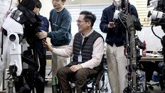 ‘걸었던 기억’ 잊을 수 없어 웨어러블 로봇 개발 참여 ‘못 걷는 발’로 직접 연구[장애, 테크로 채우다]