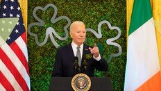 “경합주 7곳중 6곳 바이든에 우세”… 트럼프 “불법이민자는 동물”