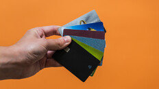 [단독]있는지도 잘 모르는 서비스, 수수료로 9010억 챙긴 카드사들