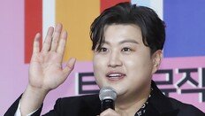 음주운전 시인 김호중 “결과 나오면 돌아오겠다” 팬카페에 글