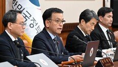 [사설]“탄핵 인용” 70% “하야해야” 70% “내란죄” 67%… 이게 상식이고 민심