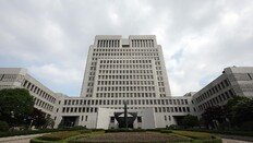 ‘BMW 급발진 배상’ 판결 뒤집혔다…대법 “운전과실 배제 못해”