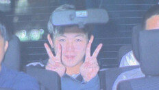 경찰차에서 웃으며 ‘브이’…日 미성년자 납치범에 경악