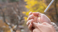 암 진단 후 계속 흡연? “2년 내 사망률 ‘두 배’로 껑충”